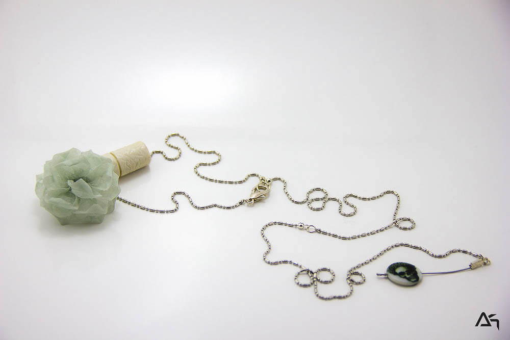 Collier sautoir Sarracenia Skull