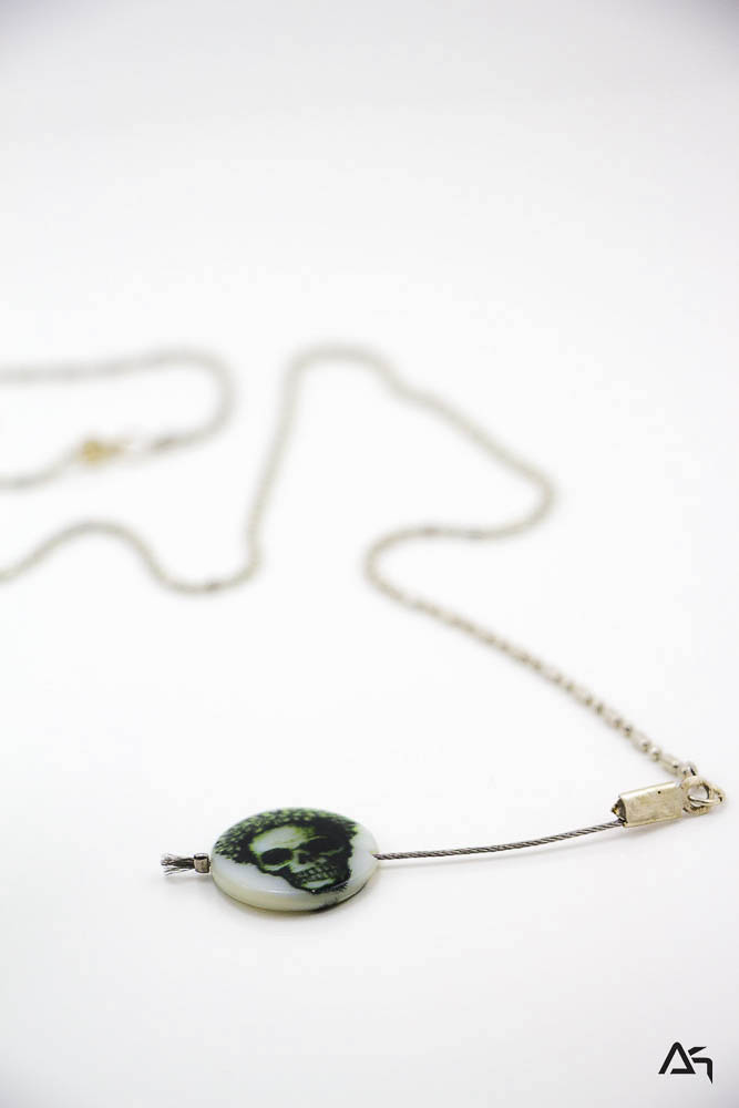 Collier sautoir Sarracenia Skull