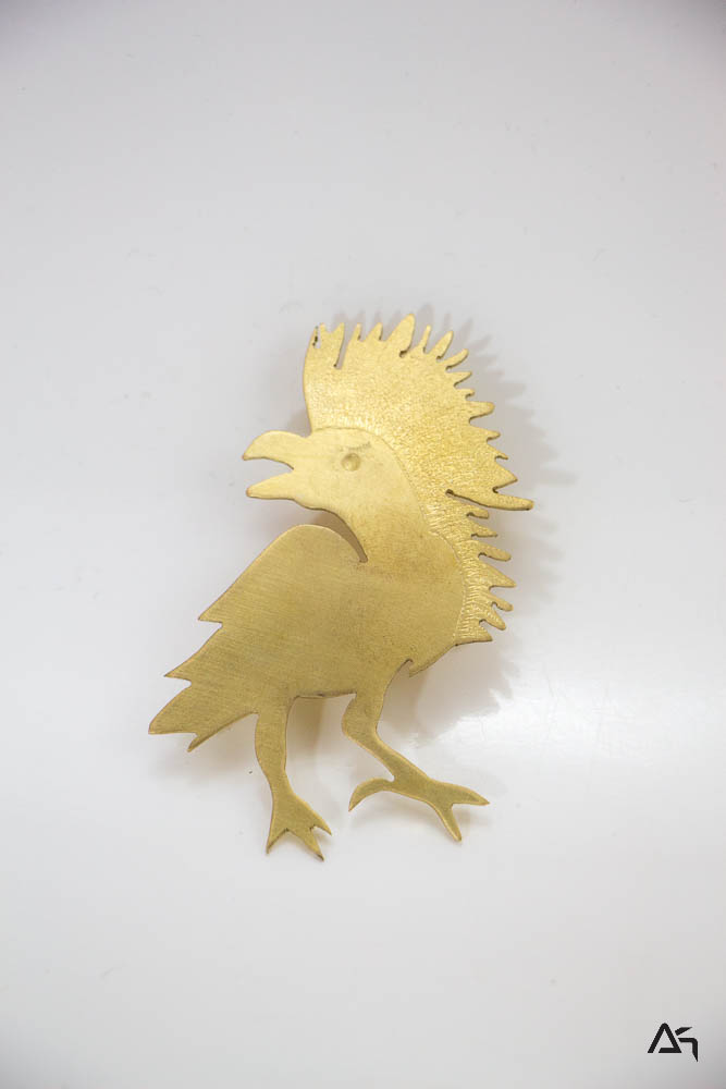 broche albertine la corbopunk, vue de face