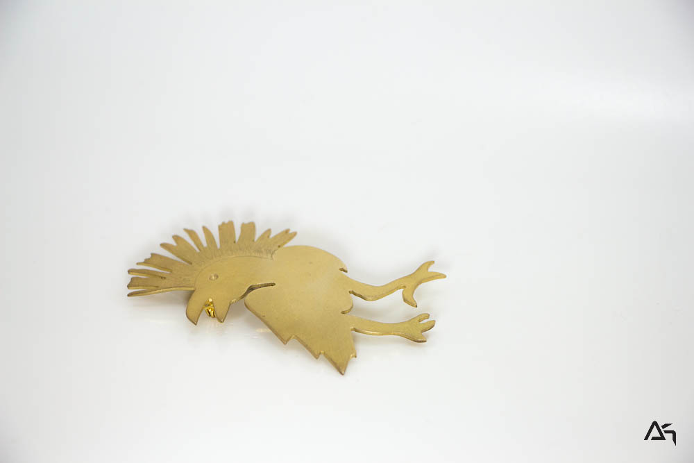 broche norbert le corbopunk, vue profil gauche